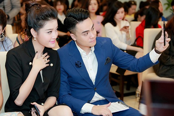 Á hậu Huyền My - MC Thái Dũng thân thiết tại sự kiện ảnh 5