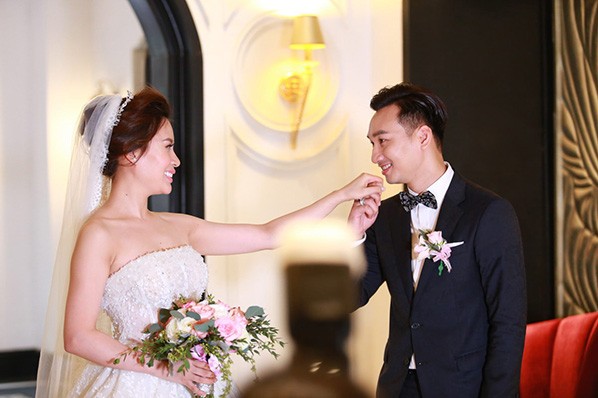 MC Thành Trung rạng rỡ đón dâu bằng xe sang Maybach ảnh 4
