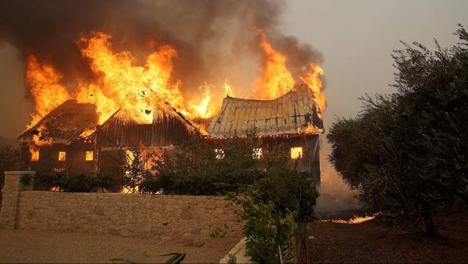 Mỹ:%20Hàng%20ngàn%20người%20phải%20sơ%20tán%20do%20đám%20cháy%20tại%20California%20lan