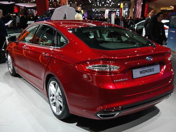 Cận cảnh Ford Mondeo 2015 lần đầu ra mắt tại Paris Motor Show ảnh 2