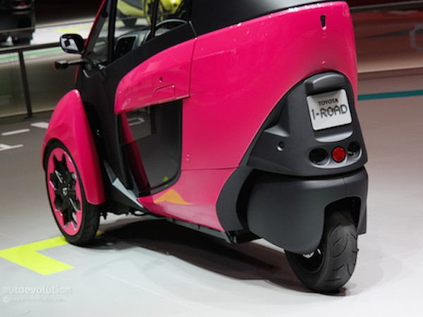 Toyota i-Road hồng rực ấn tượng tại triển lãm xe Paris ảnh 6