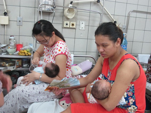 Giao mùa, hàng trăm trẻ nhập viện mỗi ngày ảnh 1