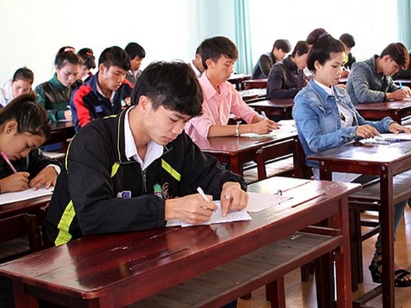 Tuyển thủ U19 Việt Nam bắt đầu thử thách tại... giảng đường ảnh 1