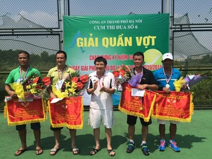 Sôi nổi giải quần vợt Cụm thi đua số 6 Công an Hà Nội ảnh 2