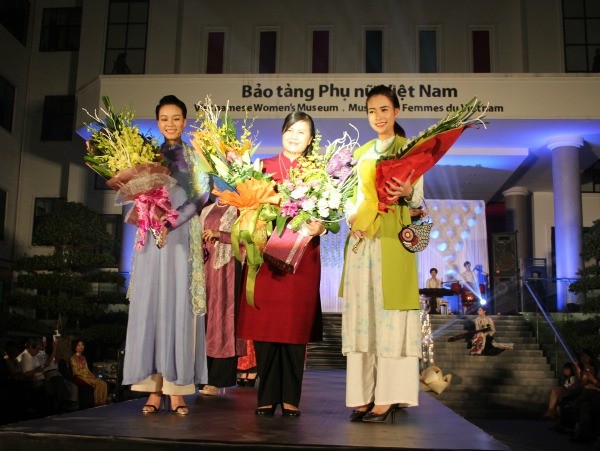 Đẹp hút hồn áo dài “xưa và nay” ảnh 9