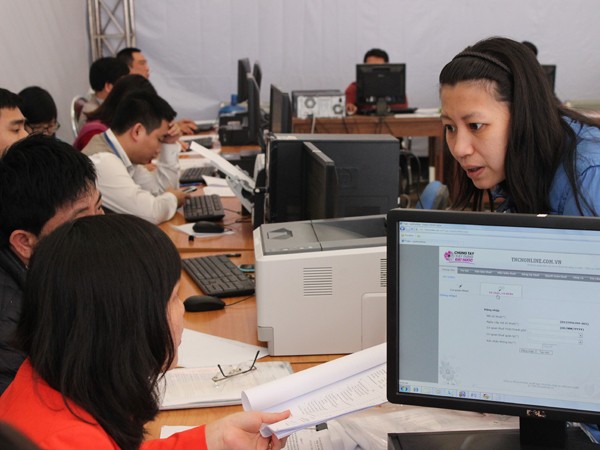 Khó bố trí nguồn tiền để tăng lương ảnh 1
