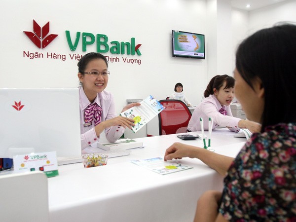 Mở thẻ tại VPBank có cơ hội sở hữu Macbook Air, iPhone... ảnh 1