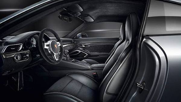 Porsche 911 Carrera GTS: Mạnh mẽ và sang trọng ảnh 2
