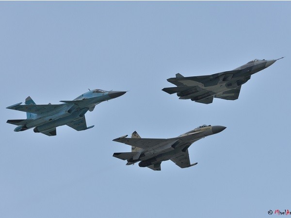 Nga tiếp nhận 60 máy bay chiến đấu Sukhoi và Yak-130 vào năm 2015 ảnh 1