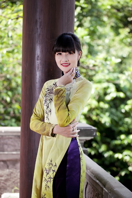 Hoa hậu Triệu Thị Hà mộc mạc khoe sắc tại Tràng An ảnh 8