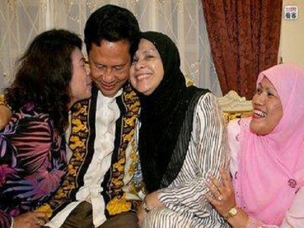 Indonesia: Đàn ông muốn "dăm thê bảy thiếp" phải đóng thuế ảnh 1
