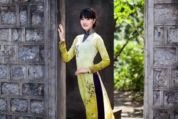 Hoa hậu Triệu Thị Hà mộc mạc khoe sắc tại Tràng An ảnh 6