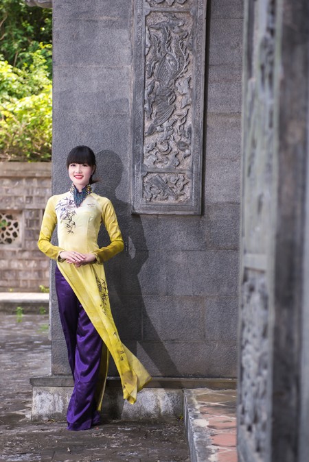 Hoa hậu Triệu Thị Hà mộc mạc khoe sắc tại Tràng An ảnh 2