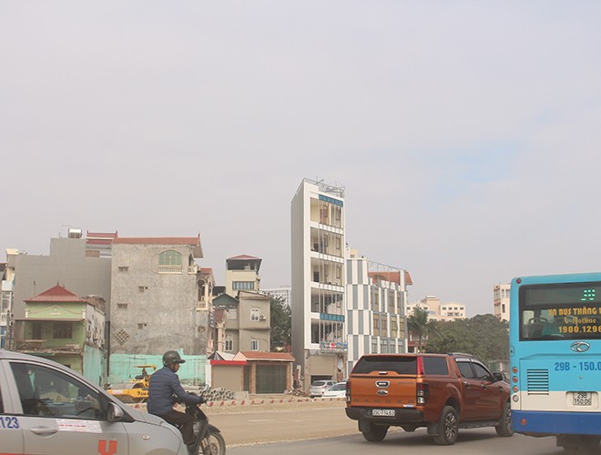 "Kiến trúc" lạ, "kì dị" của nhiều căn nhà trên đường Phạm Văn Đồng ảnh 14