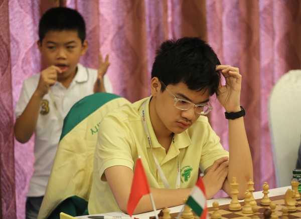 Kỳ thủ Nguyễn Anh Khôi thi đấu hết sức ấn tượng