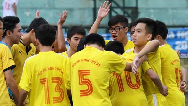 Nghẹt thở giành vé tứ kết ảnh 4
