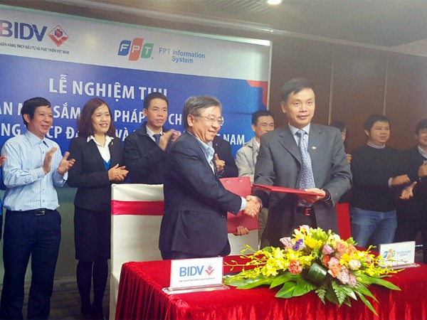 Lễ bàn giao nghiệm thu phần mềm ứng dụng của dự án ERP cho ngân hàng BIDV