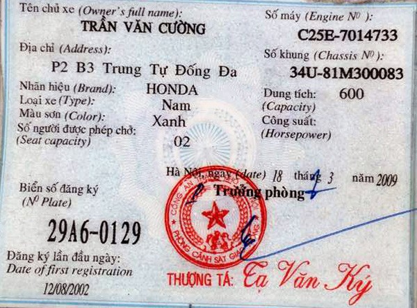 Giấy đăng ký xe nghi bị làm giả