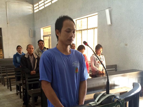 Đối tượng R Căm Sao tại phiên tòa