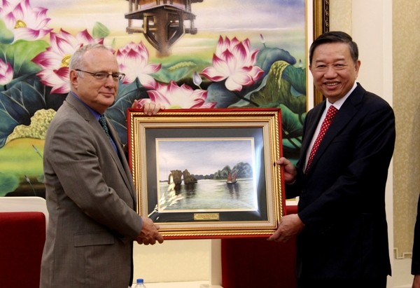 Hiểu biết nhau hơn, vì mục tiêu phát triển hòa bình, ổn định ảnh 2
