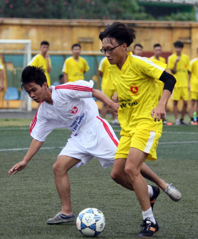 Kết quả, hình ảnh lượt trận sáng 8-11 giải bóng đá học sinh THPT Hà Nội ảnh 24