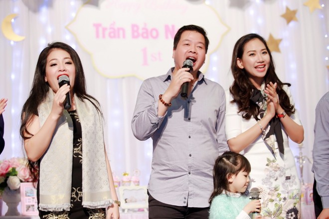 hư: nhạc sĩ Doãn Nguyên, NSƯT Đăng Dương, NSƯT Việt Hoàn, NSƯT Tố Nga, ca sĩ Anh Thơ, Đăng Thuật, Thuỵ Miên, Huyền Trang, Viết Danh Hoàng, MC Mỹ Vân...