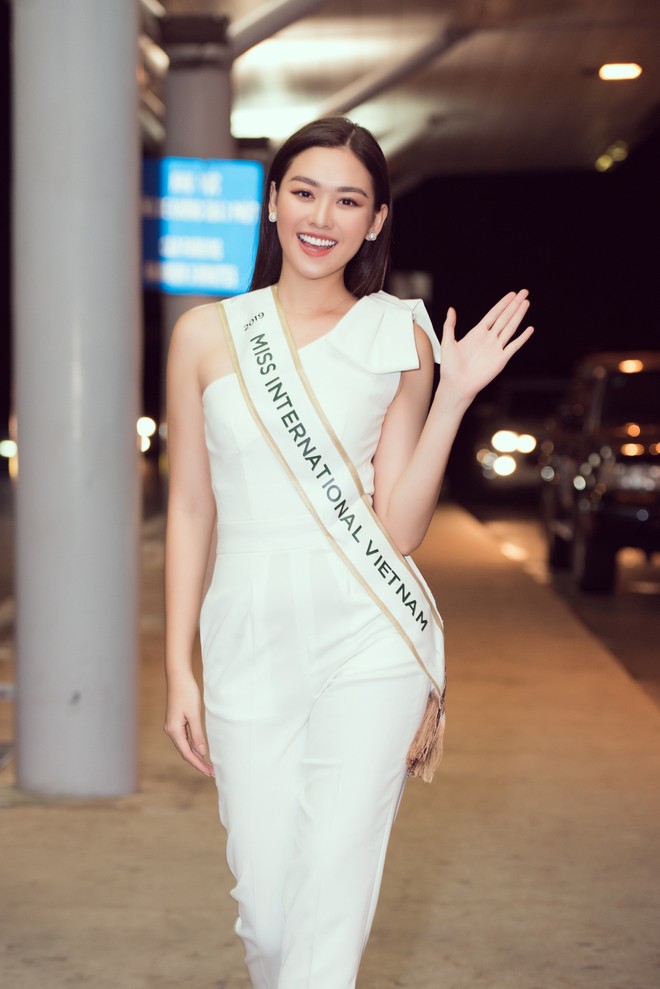 Tường San nhờ khán giả chọn hộ quốc phục trình diễn tại "Hoa hậu Quốc tế 2019" 