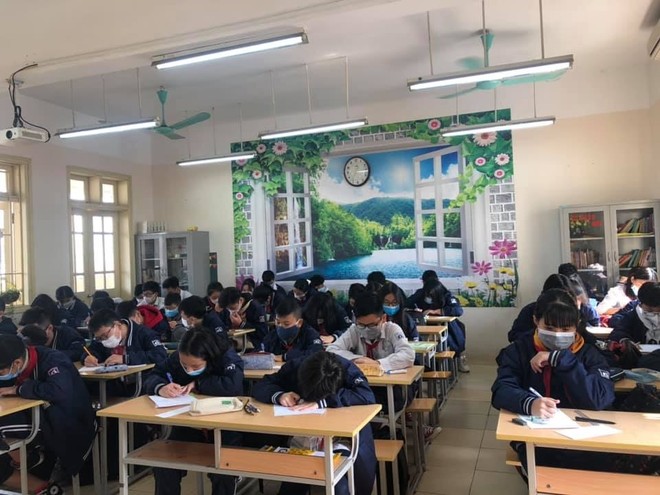 Bộ trưởng Bộ GD-ĐT xin ý kiến Chính phủ cho học sinh 3 tỉnh nghỉ học phòng Corona ảnh 1