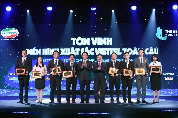Viettel khen thưởng những cá nhân xuất sắc nhất ảnh 1