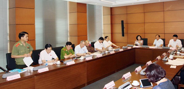 Đoàn ĐBQH TP. Hà Nội thảo luận tại tổ chiều 2-6