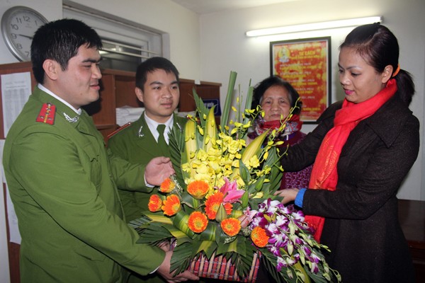 CSKV trả lại tiền, trang sức cho người bị mất ảnh 2