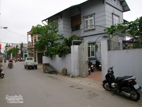 Trần Quốc Trung và đồng phạm bị bắt quả tang khi mua bán ma túy tại nhà riêng