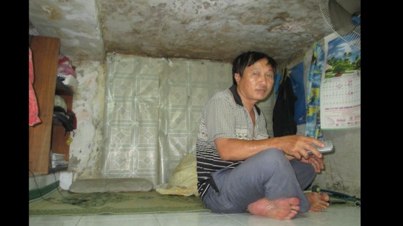 Cuộc sống trong những căn nhà "hộp diêm" nhỏ nhất phố cổ ảnh 1