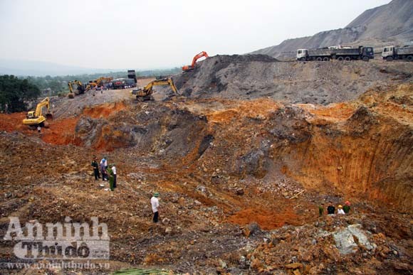 Sức mạnh của “sóng thần" núi thải đất đá ảnh 10