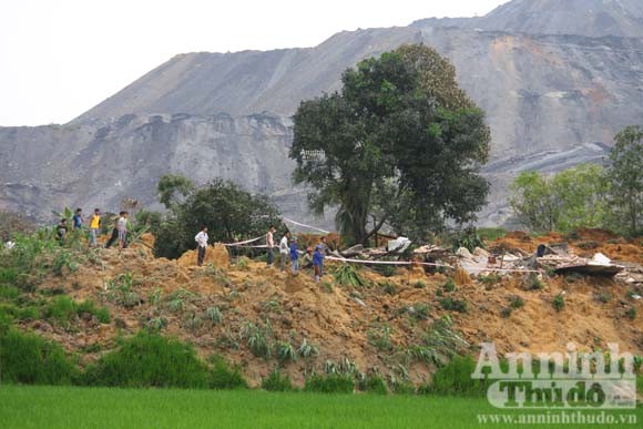 Sức mạnh của “sóng thần" núi thải đất đá ảnh 14