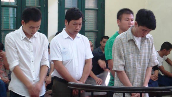 Suýt mất mạng vì bị bắn sượt đầu, rách tai ảnh 1