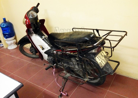 Thu giữ hàng trăm lít phụ gia thực phẩm từ Trung Quốc tuồn về Hà Nội ảnh 2