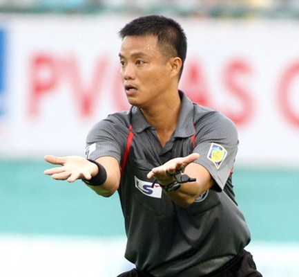 Trọng tài Võ Quang Vinh đoạt “Còi vàng” ảnh 1