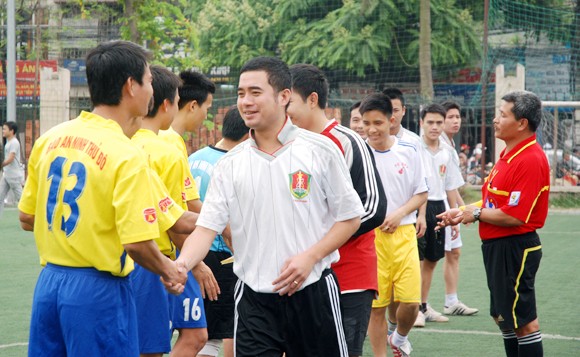 "Mưa bàn thắng" trong trận bóng giao hữu ảnh 12