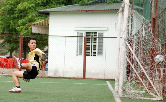"Mưa bàn thắng" trong trận bóng giao hữu ảnh 10