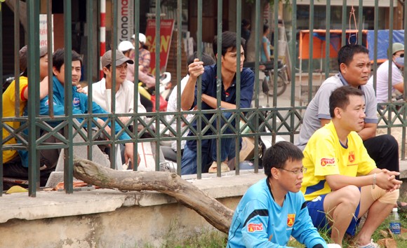 "Mưa bàn thắng" trong trận bóng giao hữu ảnh 8