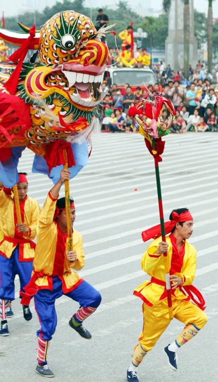 Mãn nhãn với Lễ hội múa rồng Hà Nội 2012 ảnh 19