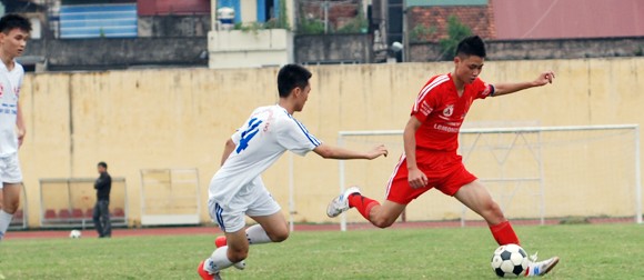 THPT Lômônôxốp lên ngôi vô địch đầy ngoạn mục ảnh 1