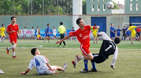 Đương kim vô địch và Á quân cùng bị loại ảnh 2