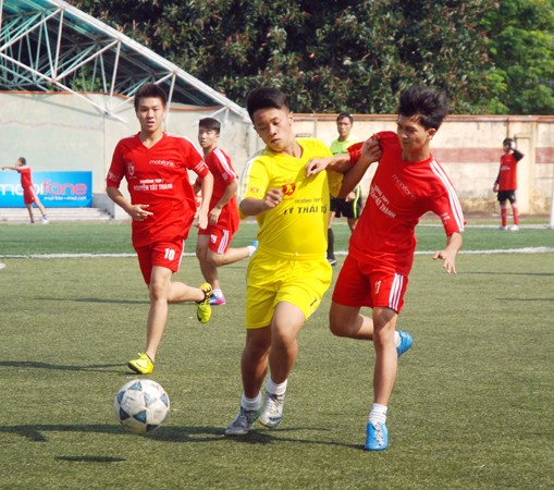 Đương kim vô địch và Á quân cùng bị loại ảnh 7