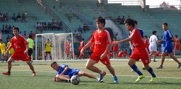 Đương kim vô địch và Á quân cùng bị loại ảnh 17
