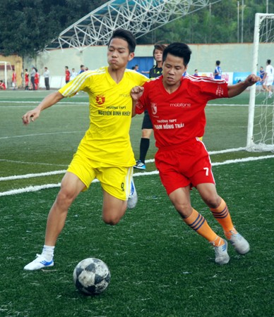 16 đội giành quyền vào vòng 2 giải bóng đá học sinh Hà Nội 2013 ảnh 2