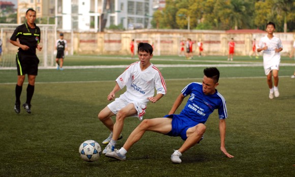16 đội giành quyền vào vòng 2 giải bóng đá học sinh Hà Nội 2013 ảnh 5