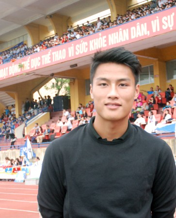 "Trốn" đội U23, Văn Quyết rủ Hồng Quân ra sân Hàng Đẫy làm... khán giả ảnh 3