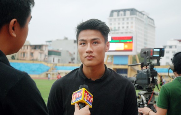 "Trốn" đội U23, Văn Quyết rủ Hồng Quân ra sân Hàng Đẫy làm... khán giả ảnh 5